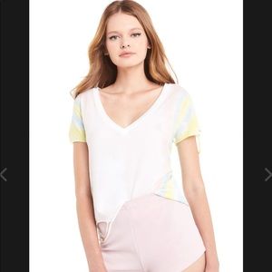 WILDFOX Couture Stellar Vneck Essentials T